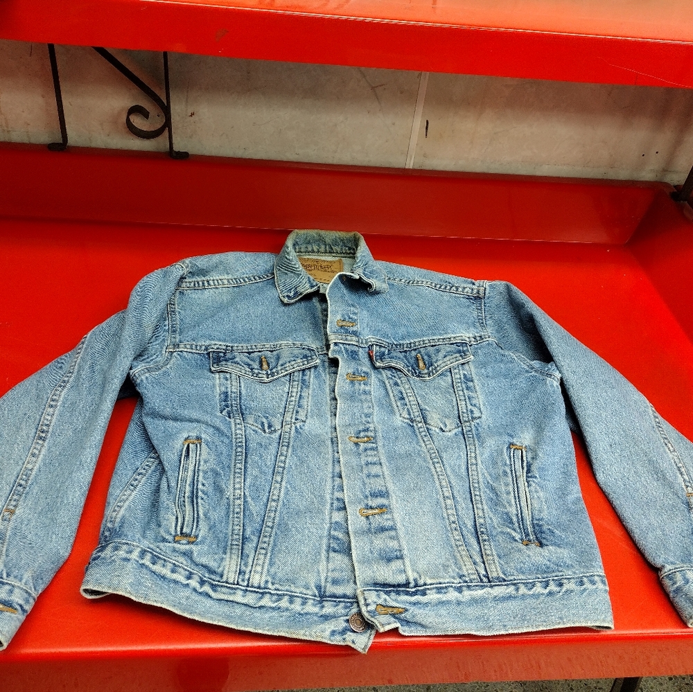 ladies Vintage Levi's pocket jean jacket